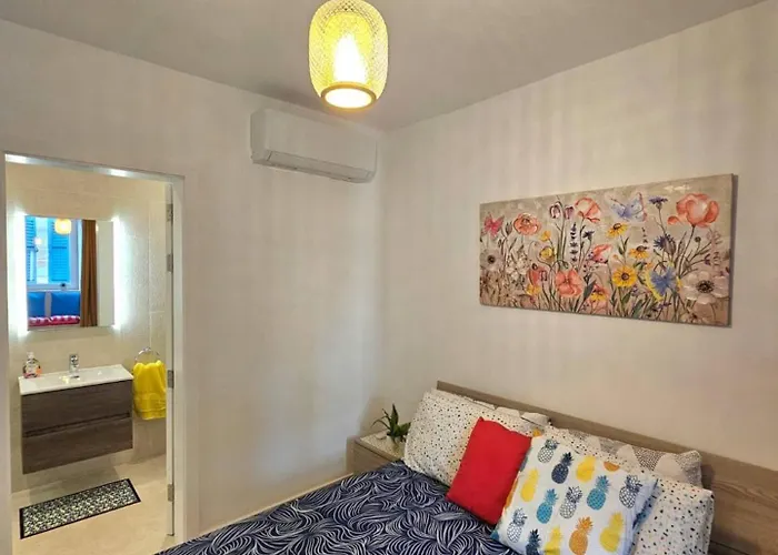 Apartman Elegant 2-bedroom At Ferry, Tigne Point Sliema