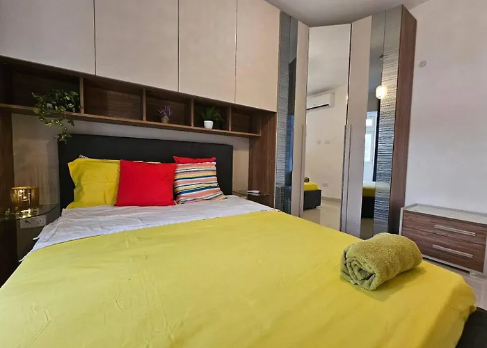 Apartman Elegant 2-bedroom At Ferry, Tigne Point Sliema