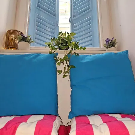 Elegant 2-bedroom At Ferry, Tigne Point * Sliema