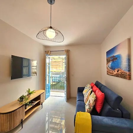 Elegant 2-bedroom At Ferry, Tigne Point Apartment