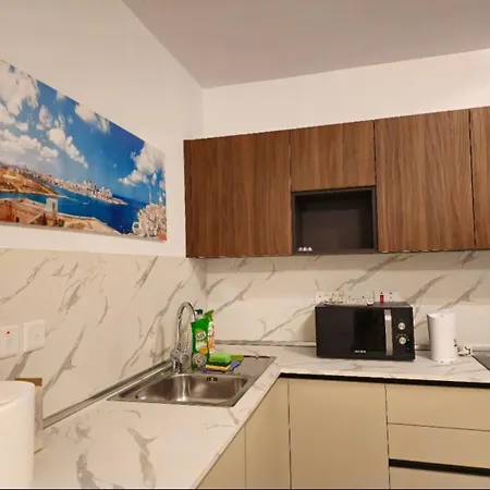 Elegant 2-bedroom At Ferry, Tigne Point