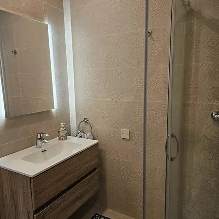 Elegant 2-bedroom At Ferry, Tigne Point