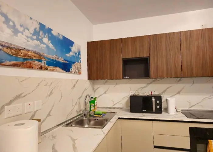 Elegant 2-bedroom At Ferry, Tigne Point